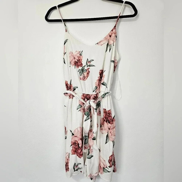 Everly Pants - Everly Floral Peony Romper White Pink V-Neck Tie Waist Sleeveless Size Med NWT